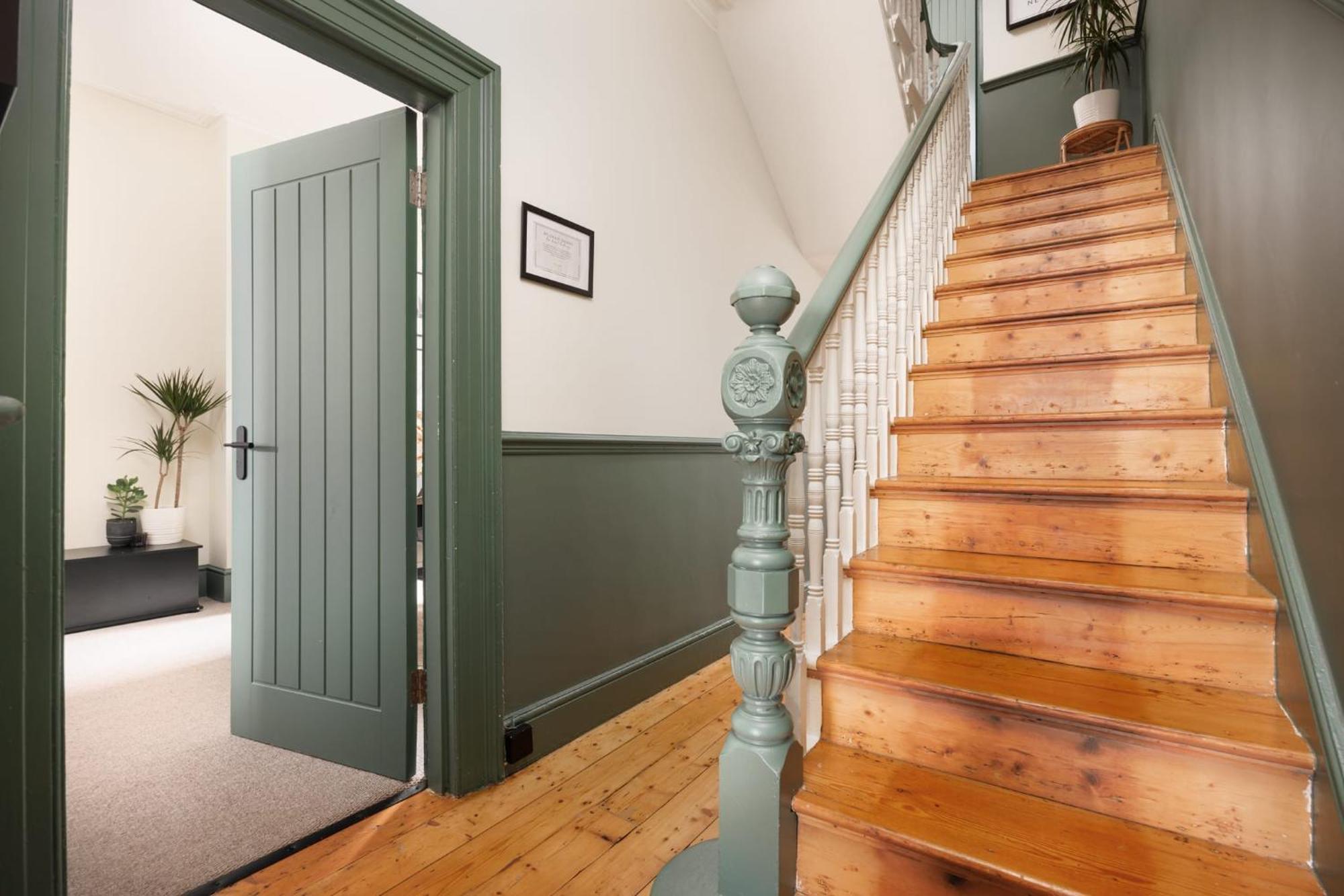 New Luxury For 2024 - Central Plymouth House - Sleeps 10 - Access To Plymouth Town - Close To The Barbican - Pets Welcome - Parking Available - By Luxe Living By Sophia Exterior foto