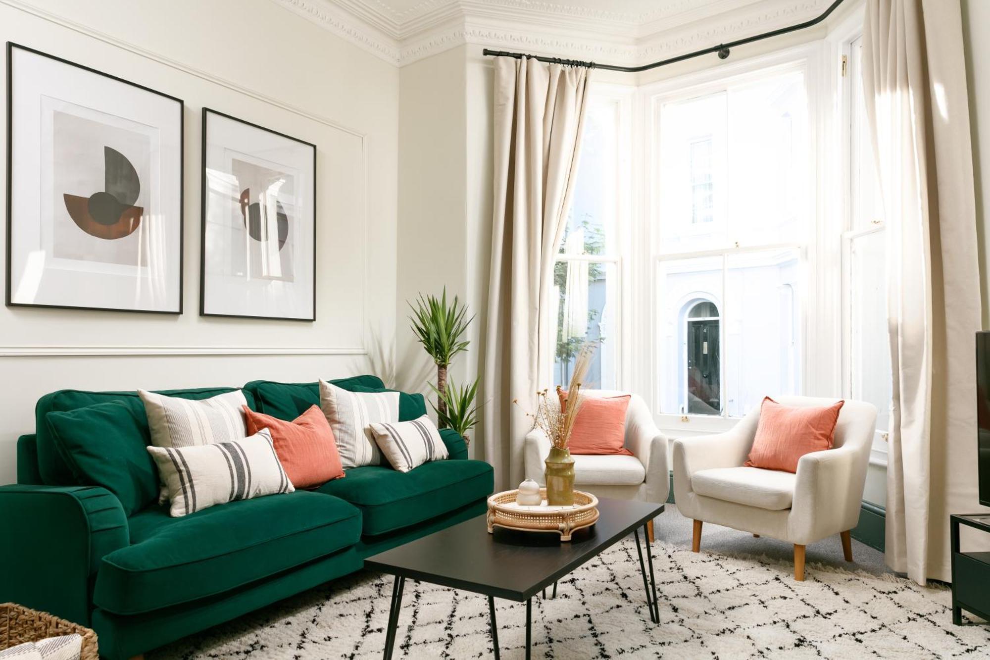 New Luxury For 2024 - Central Plymouth House - Sleeps 10 - Access To Plymouth Town - Close To The Barbican - Pets Welcome - Parking Available - By Luxe Living By Sophia Exterior foto