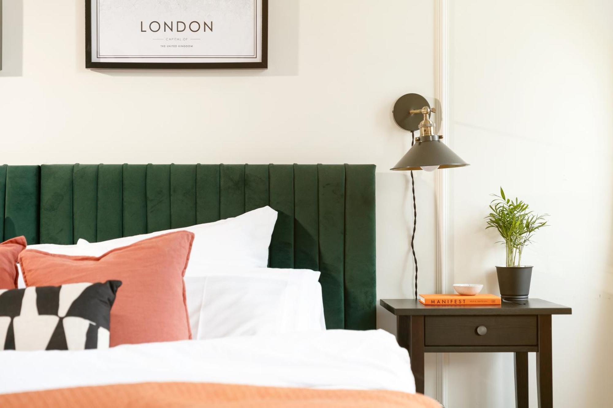 New Luxury For 2024 - Central Plymouth House - Sleeps 10 - Access To Plymouth Town - Close To The Barbican - Pets Welcome - Parking Available - By Luxe Living By Sophia Exterior foto